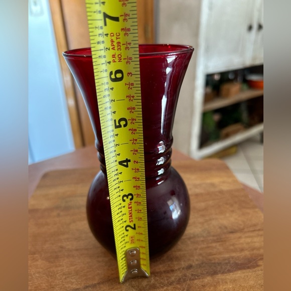 Ruby Red 6.5 Depression Glass Vase Vintage - Picture 4 of 5